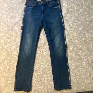 Pilcro by anthropology. Size 27. Amazing embroidered side piping!
